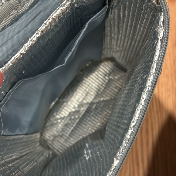 Jj cole bottle cooler. Insulated with outside and inside pocket. Has handle - Picture 3 of 6